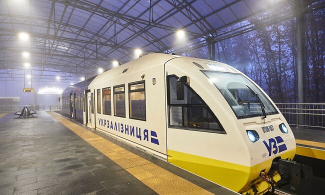 Новий український поїзд Київ-Бориспіль зламався через тиждень роботи