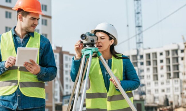 Нові правила бронювання: Кабмін надав стратегічний статус картографам та геодезистам