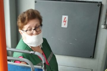 Шиють самі: закупівля масок для кондукторів в міському бюджеті не передбачена?