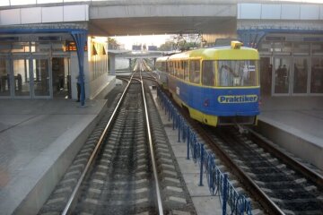 На Борщагівці заблокували швидкісний трамвай