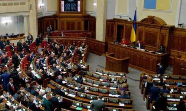 Рада вирішує майбутнє 2 міністрів і голови СБУ