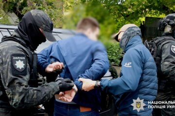 У Києві викрили псевдопрацівника НАБУ, який виманив у підприємця $280 тисяч