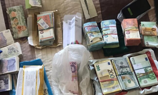 Трьом високопоставленим чиновникам КМДА вручено підозру в масштабній розтраті