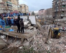 У Туреччині витягли з-під завалів українку та її 4-річну дитину