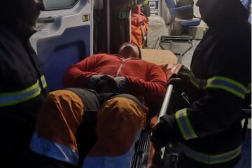 Київський підліток вижив після падіння в 60-метровий яр
