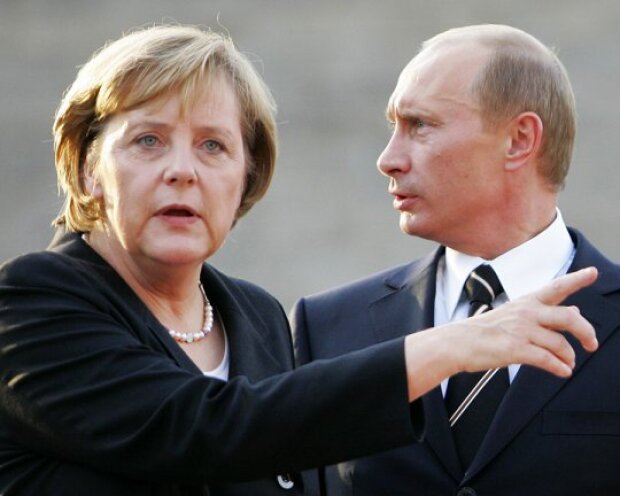 Путін і Меркель обговорили зустріч у “нормандському форматі”