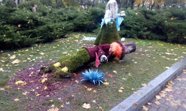 Унікальна виставка квітів Аліса в країні див знов постраждала від вандалів (фото)