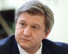 Данилюк пояснив свою відставку ситуацією з ПриватБанком