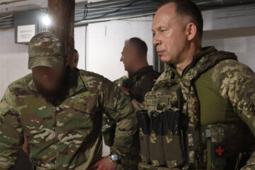 Сирський: ми наближаємося до тактичного оточення Бахмуту (відео)