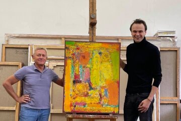 Відомий український художник Петро Лебединець подарував свою роботу Пархомівському музею