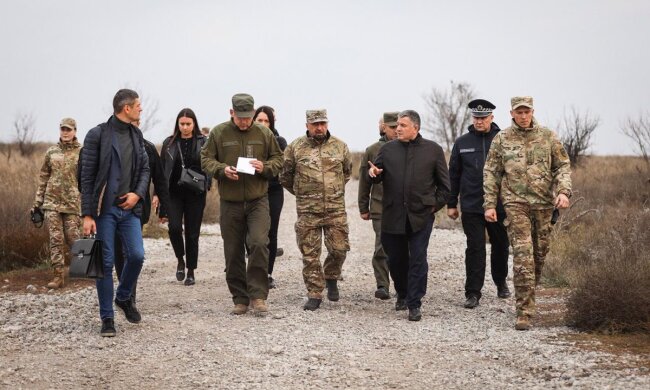 Арсен Аваков відвідав полк Азов