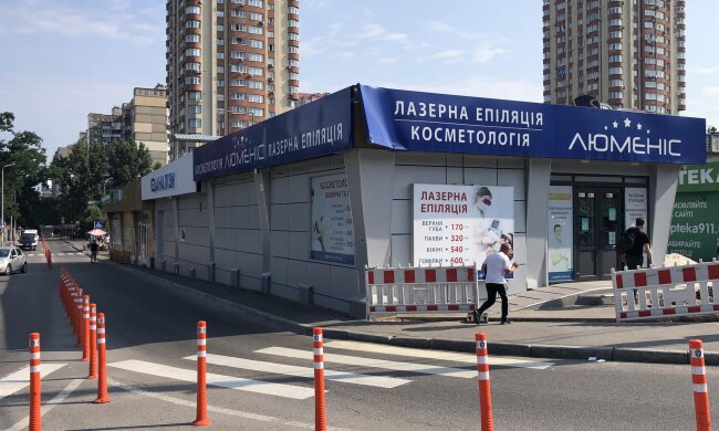 Біля метро "Житомирська" МАФу надали статус законної, погодивши оренду землі - активісти в шоці