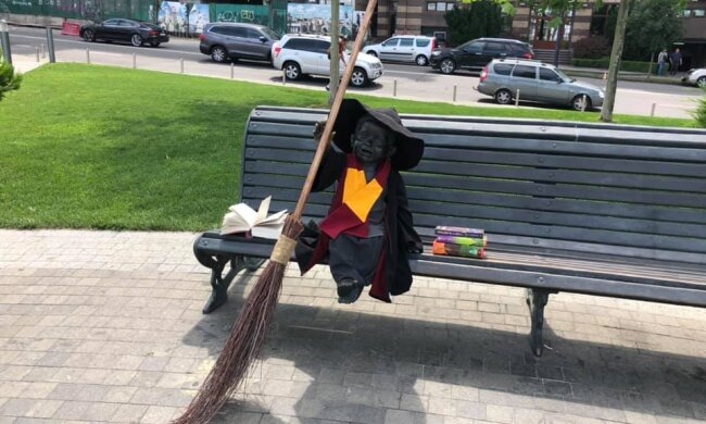 Гаррі Поттер та інші: малюків-засновників Києва вдягли в костюми чаклунів (фото)