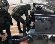 У Києві знешкодили банду, яка вимагала у жінки 700 тисяч гривень неіснуючого боргу