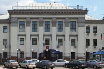 Київрада відібрала у посольства Росії земельні ділянки