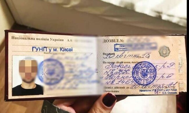 У Києві орудувала банда шахраїв під виглядом поліцейських (відео)