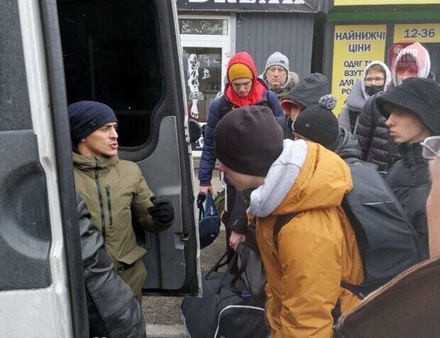 У суботу з Солом’янського ринку розпочинається евакуація киян до Львова