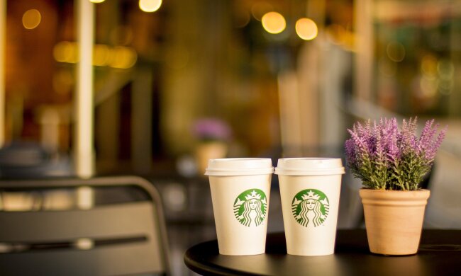 Новина про відкриття Starbucks у Києві виявилась фейком