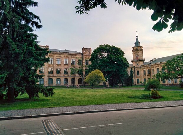 На посаду ректора Київського політехнічного інституту (КПІ) претендують 16 осіб