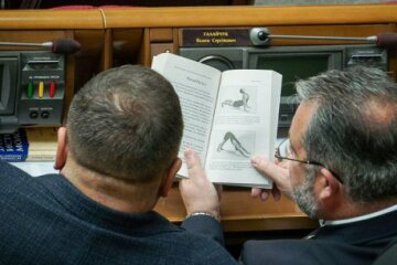 “Слуги народу” зацікавилися вічною молодістю і таємницями Тибету
