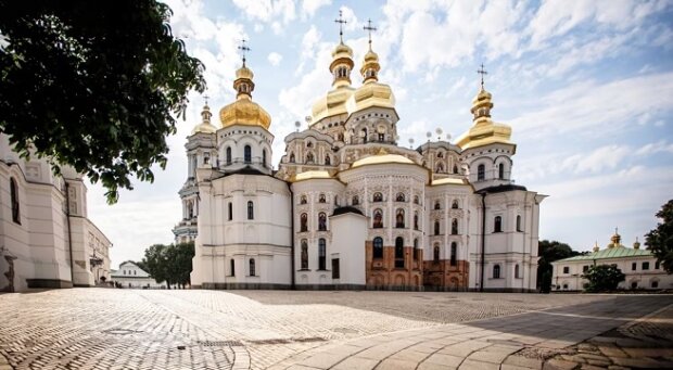 Відмовлено у проведенні відправ у храмах Верхньої Лаври — суд прийняв рішення за позовом УПЦ (МП)