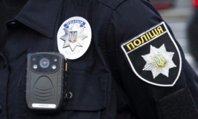 У центрі Києва чоловік вирішив покататись на чужому “Мерседесі” і розбив його