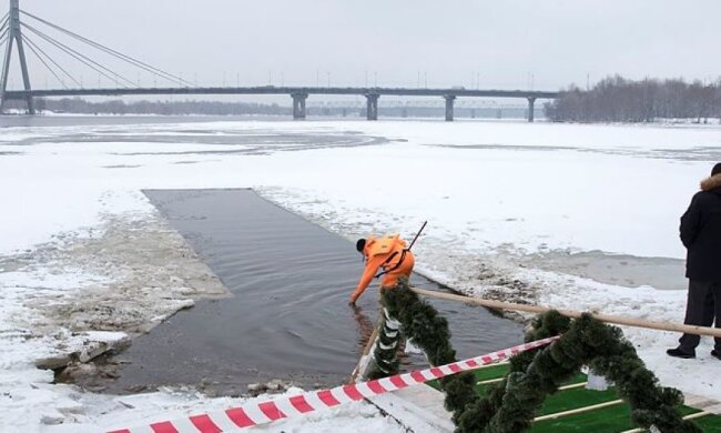 На Водохреща в Україні чергують 3 000 рятувальників