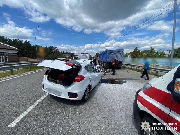 На Київщині жінка не впоралася з керуванням автомобіля — загинула 9-річна дитина