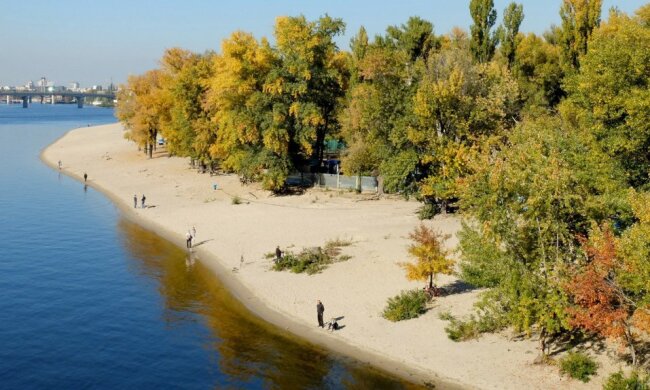 У КП “Плесо” вийшли з поясненням, навіщо потрібно закупляти пісок для пляжів