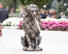 З Мюнхенського скверу в Києві вкрали статуї левів