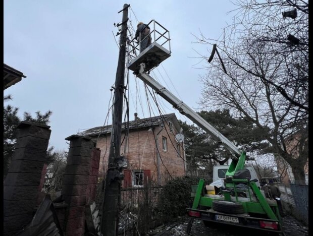 У Києві відновили світло в 31 з 35 приватних будинків, яке було пошкоджене внаслідок ранкової атаки РФ