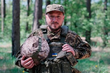 Нацгвардієць врятував з-під завалів сім'ю із 3-річною дитиною та собакою