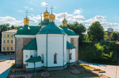 Церква Спаса на Берестові запрошує: храм-музей відкрився після перерви