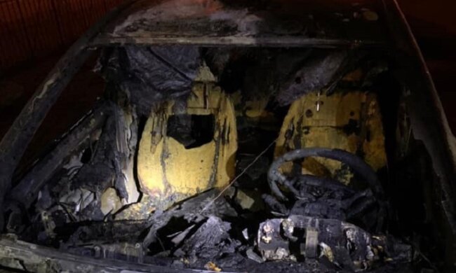 Прямо під будинком: вночі спалили авто в. о. голови Держекоінспекції