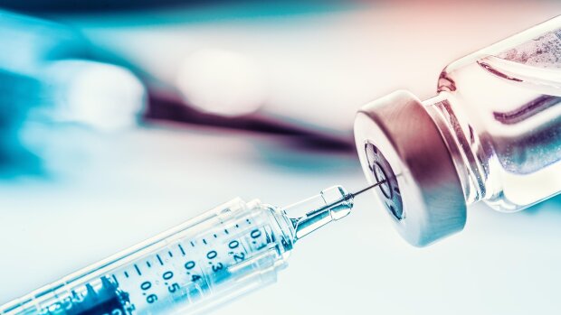 Російську вакцину від коронавірусу розкритикували у МОЗ, США та Європі