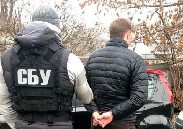 СБУ затримало старшого слідчого поліції Києва на вимаганні хабарів
