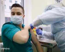 Вакцинація в Київській області застопорилася