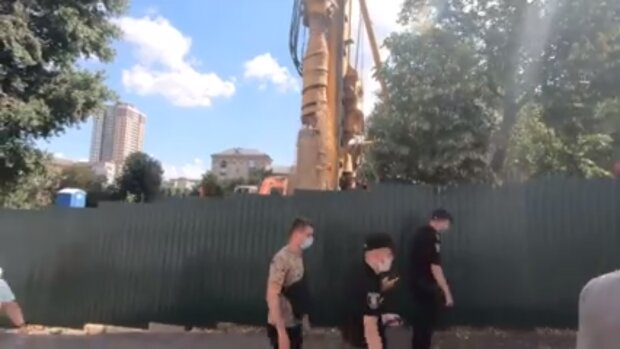 Скандальне будівництво на Гарматній біля стадіону Росток зупинили: КМДА