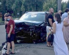 У Києві водій Skoda наїхав на пішоходів: є постраждалі