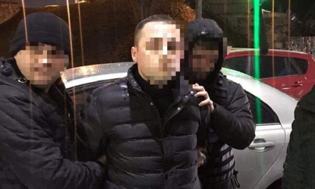 Слідчого Оболонського управління поліції затримали на хабарі у 24,5 тисяч