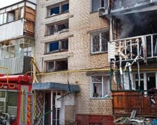 Херсон. Росія атакувала цивільну й критичну інфраструктуру: снаряди влучили в будівлю представників Червоного Хреста