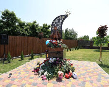 НА Київщині відкрили меморіал дітям, що загинули внаслідок війни з рф