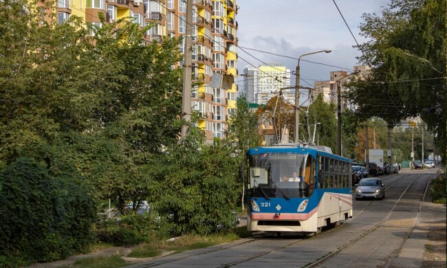 У Києві на маршруті № 18 почали курсувати нові трамваї українського виробника
