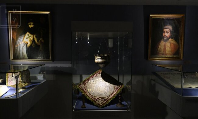 В історичному музеї відкрилася виставка, присвячена ювілею Київської митрополії
