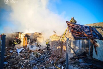 У ДСНС Київщини показали, як ліквідовують наслідки російської ракетної атаки