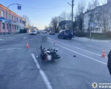 На Київщині сталось ДТП, де мотоцикліст на пішохідному переході збив 9-річного хлопчика
