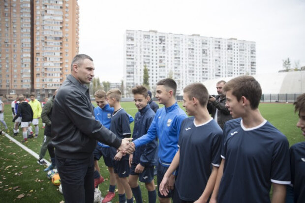 Віталій Кличко відкрив стадіон