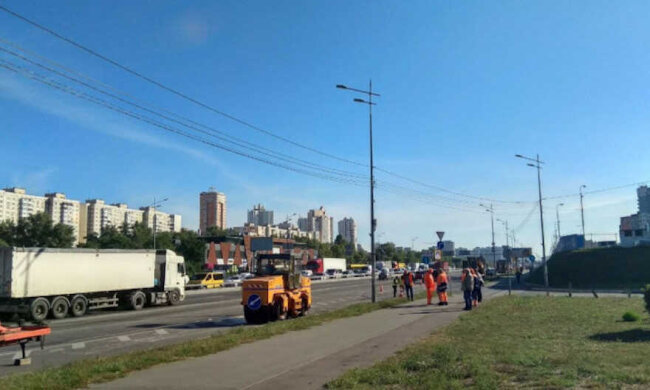 Приготуватись до заторів: У Києві почали ремонт проспекту Бажана