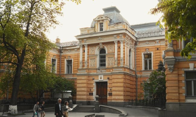 У Києві завершили оцифровування документації пошкодженої 1 січня будівлі Нацспілки письменників України
