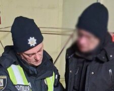 Скандал у столичному паркінгу: охоронець вирішив, що машинам укриття потрібніше, ніж людям